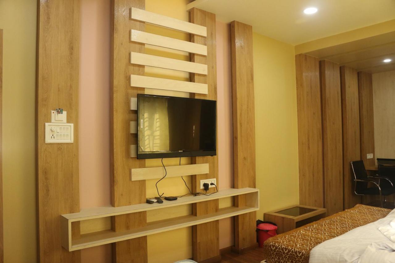 Hotel Himalaya 阿加尔塔拉 外观 照片