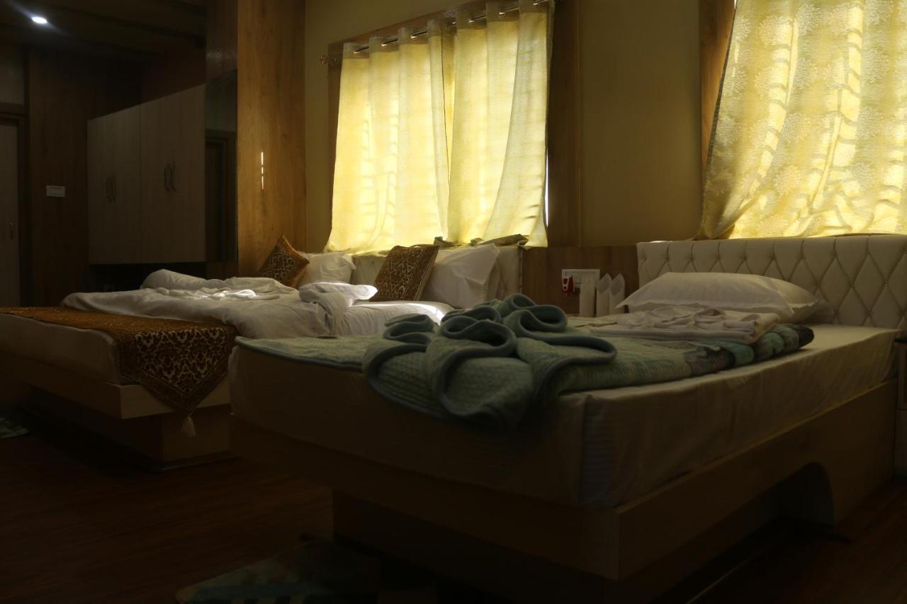 Hotel Himalaya 阿加尔塔拉 外观 照片