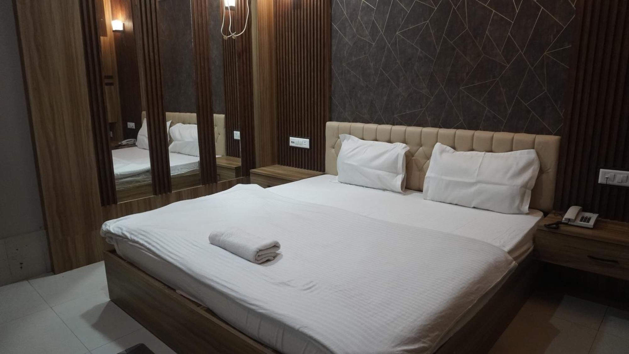 Hotel Himalaya 阿加尔塔拉 外观 照片